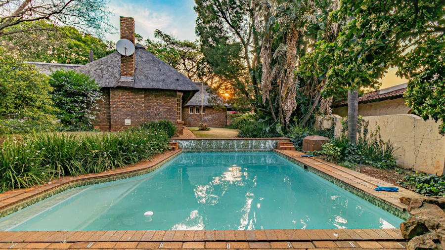 4 Bedroom Property for Sale in Faerie Glen Gauteng
