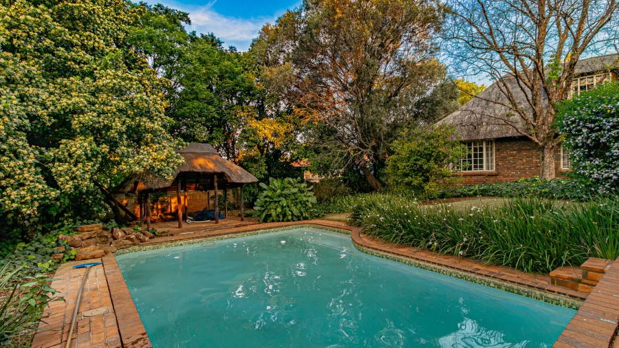 4 Bedroom Property for Sale in Faerie Glen Gauteng
