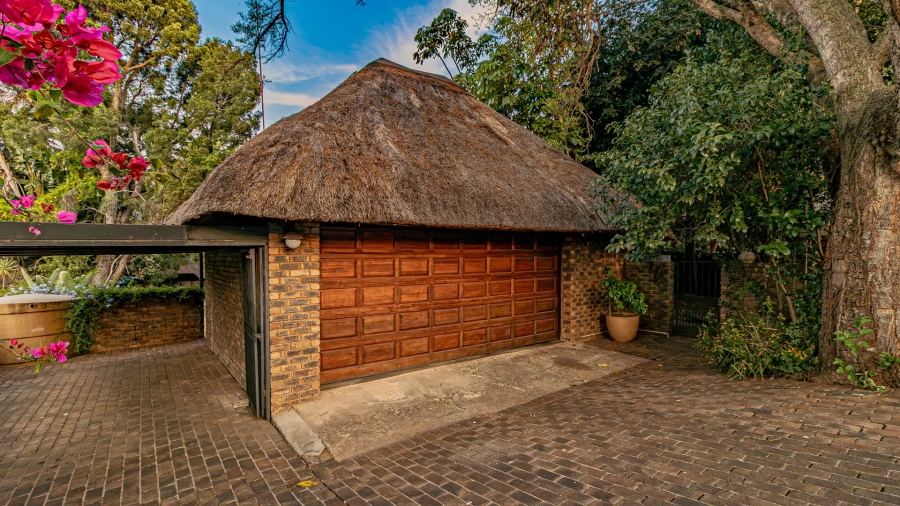 4 Bedroom Property for Sale in Faerie Glen Gauteng