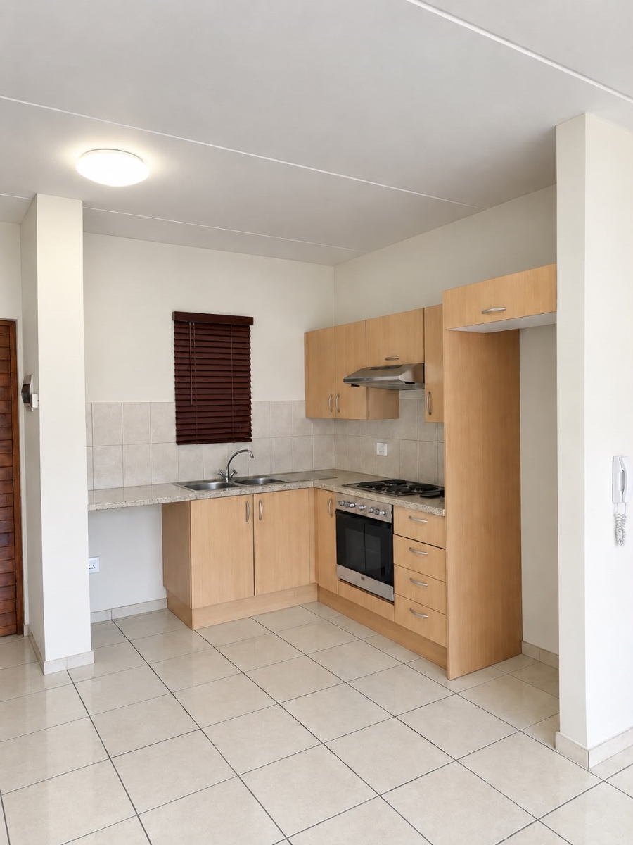To Let 1 Bedroom Property for Rent in Douglasdale Gauteng