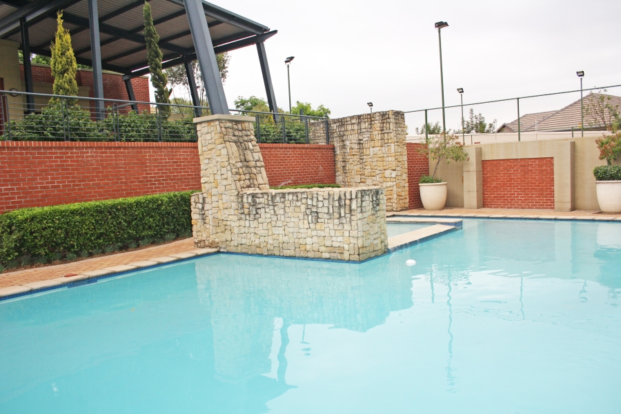 To Let 1 Bedroom Property for Rent in Douglasdale Gauteng