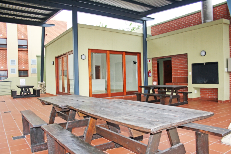 To Let 1 Bedroom Property for Rent in Douglasdale Gauteng