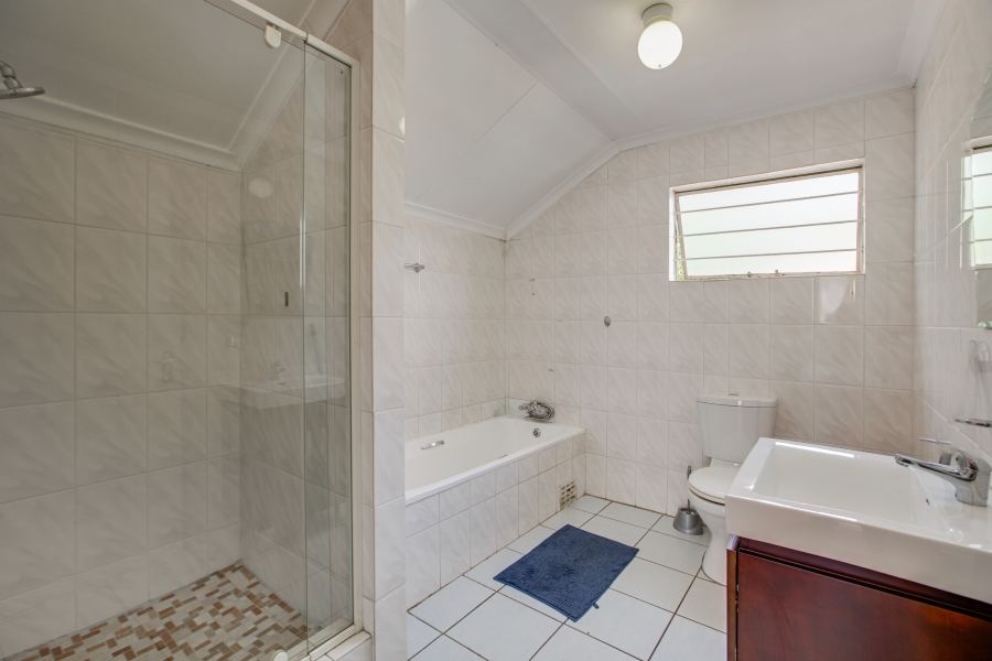 4 Bedroom Property for Sale in Halfway Gardens Gauteng