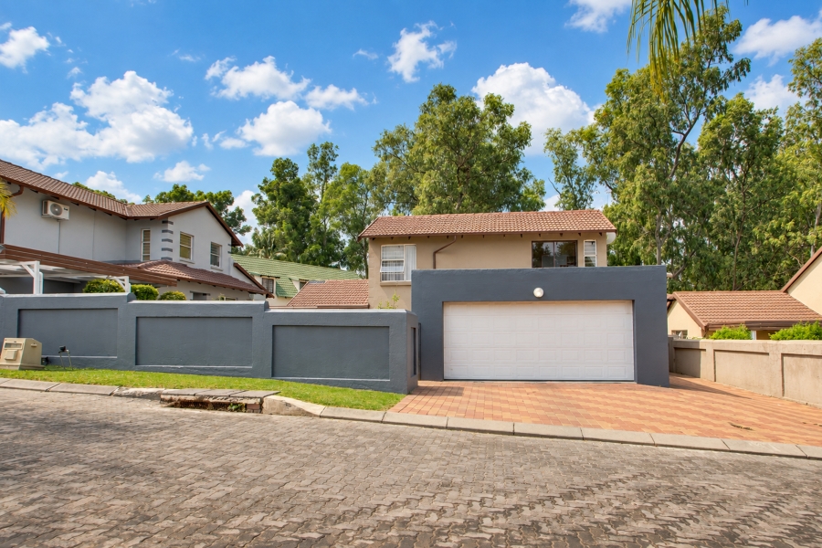 4 Bedroom Property for Sale in Halfway Gardens Gauteng