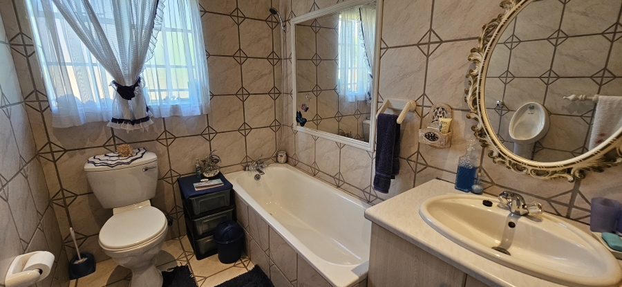 4 Bedroom Property for Sale in Three Rivers East Gauteng