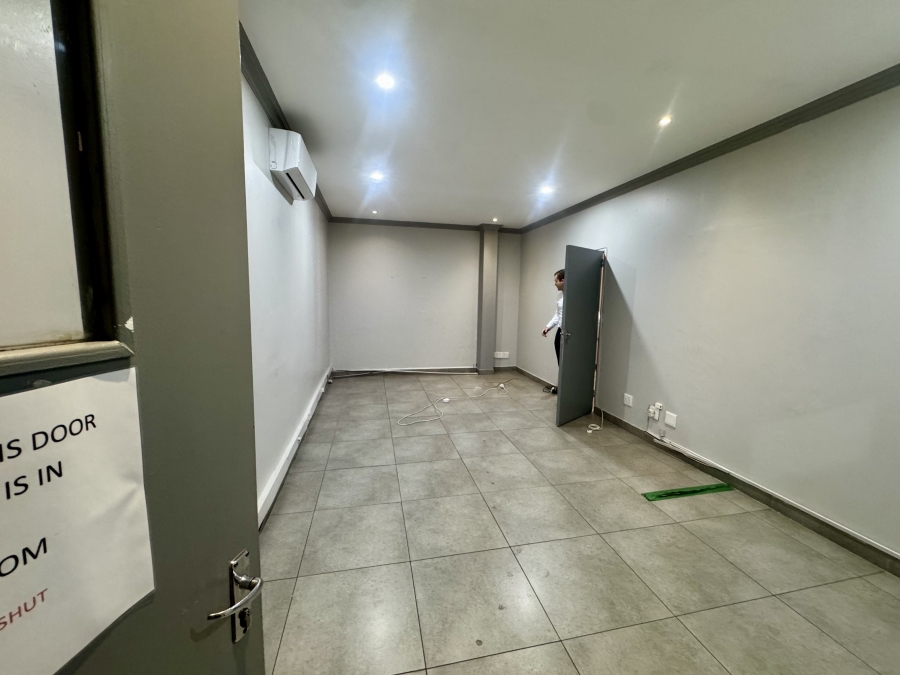To Let Commercial Property for Rent in Barbeque Downs Gauteng
