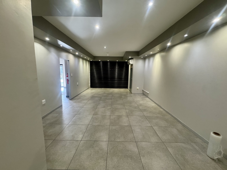 To Let Commercial Property for Rent in Barbeque Downs Gauteng