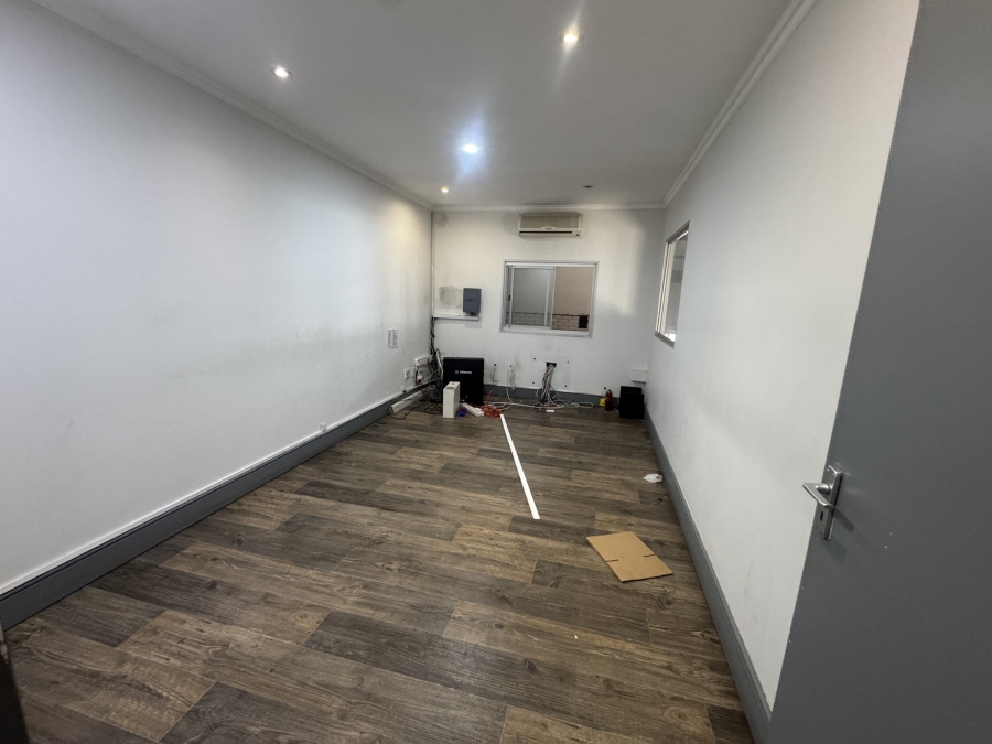 To Let Commercial Property for Rent in Barbeque Downs Gauteng
