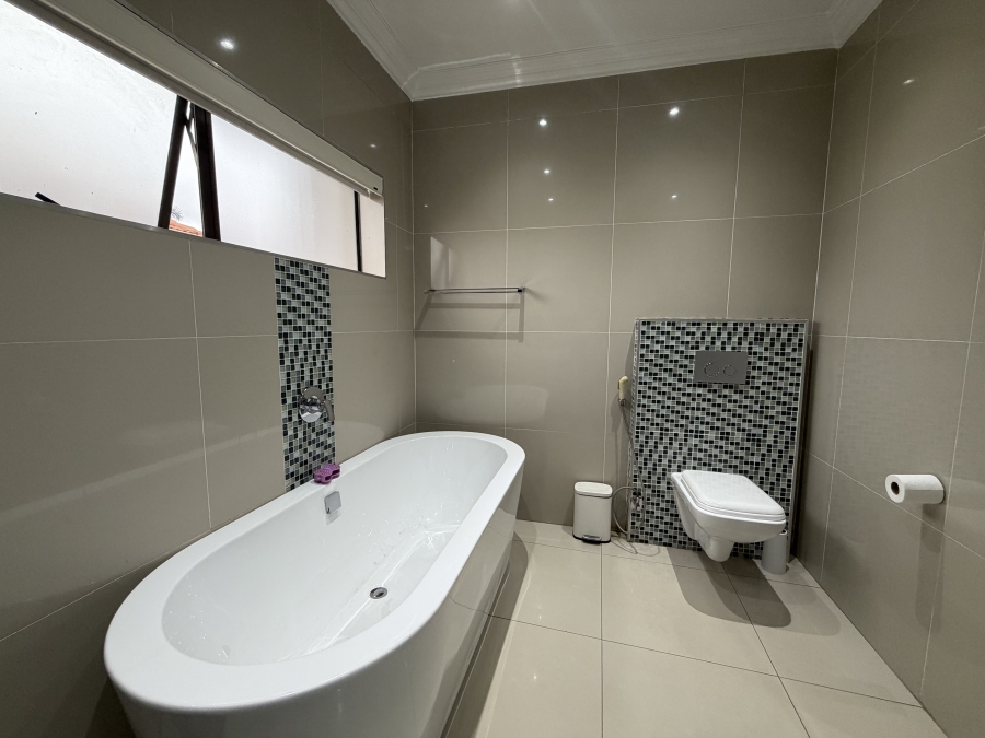 4 Bedroom Property for Sale in Eldo Meadows Gauteng