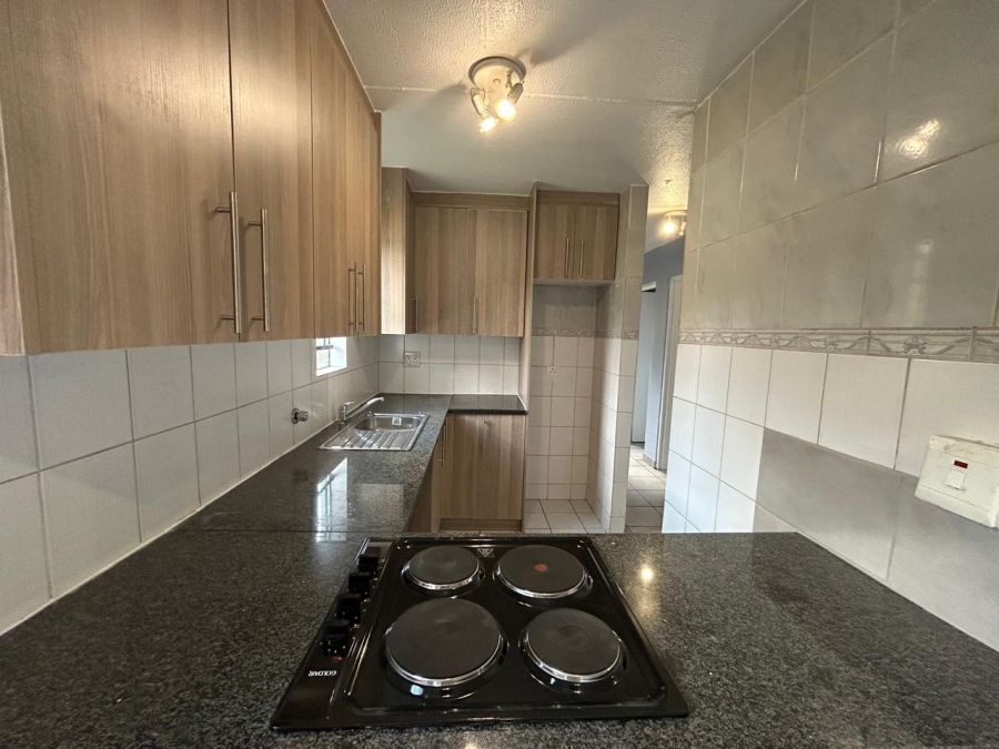 To Let 2 Bedroom Property for Rent in Sundowner Gauteng