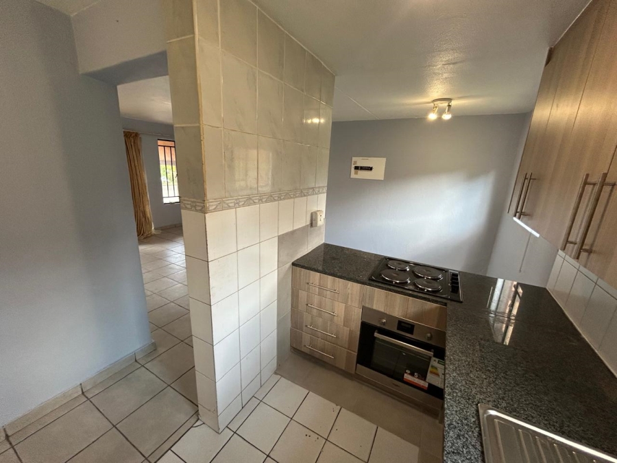 To Let 2 Bedroom Property for Rent in Sundowner Gauteng
