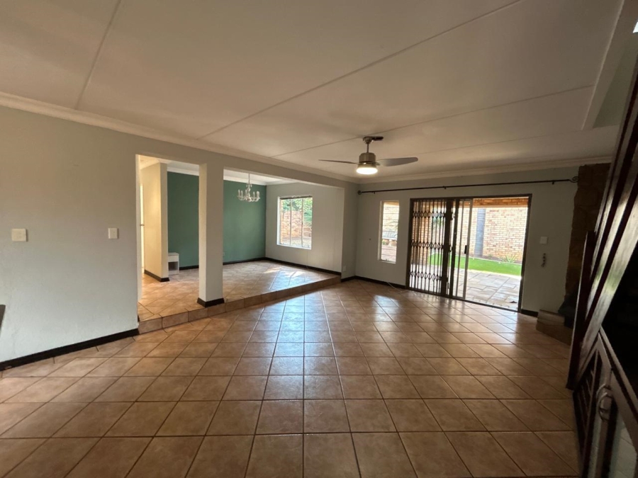 To Let 4 Bedroom Property for Rent in Sundowner Gauteng