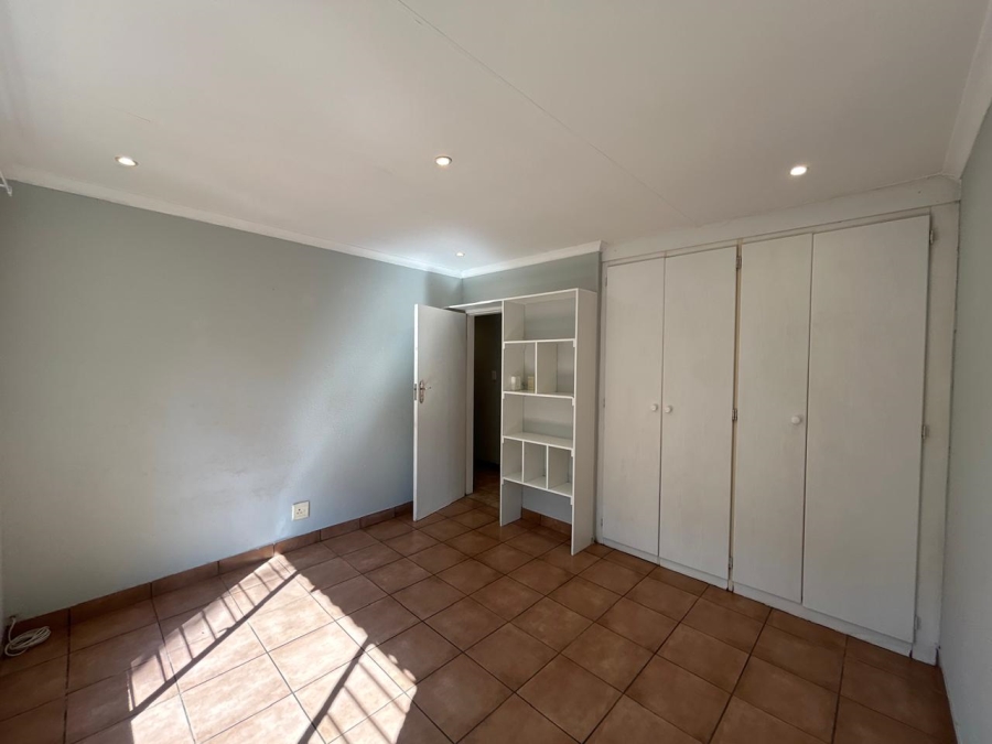 To Let 4 Bedroom Property for Rent in Sundowner Gauteng