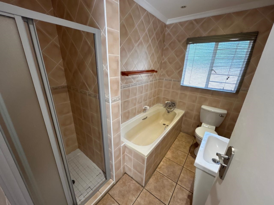 To Let 4 Bedroom Property for Rent in Sundowner Gauteng