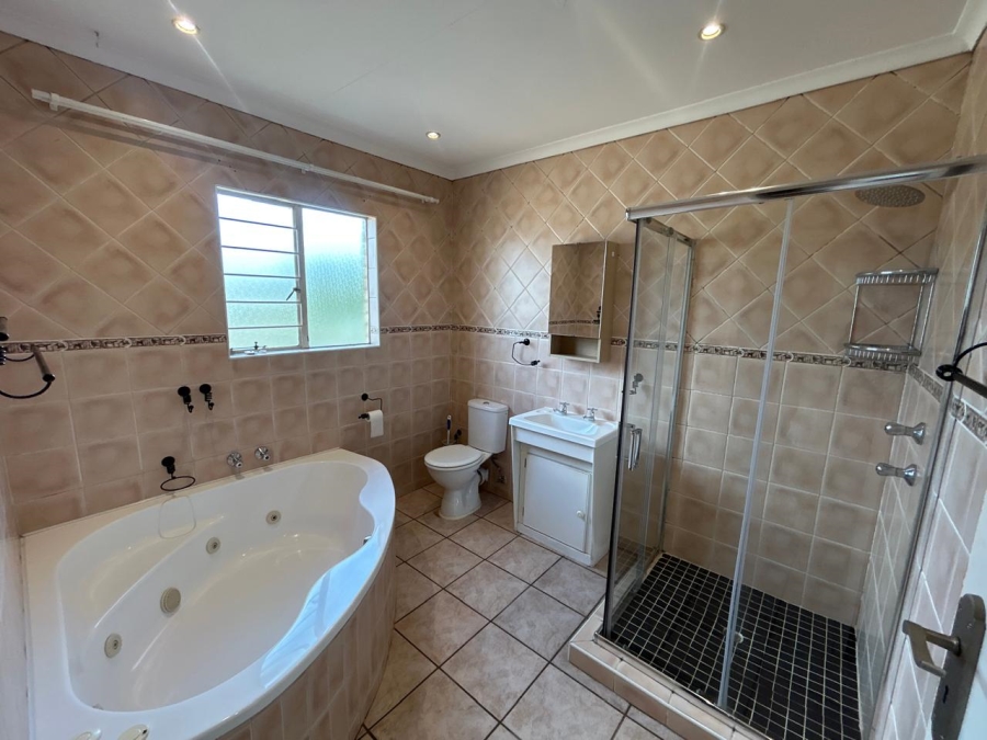 To Let 4 Bedroom Property for Rent in Sundowner Gauteng