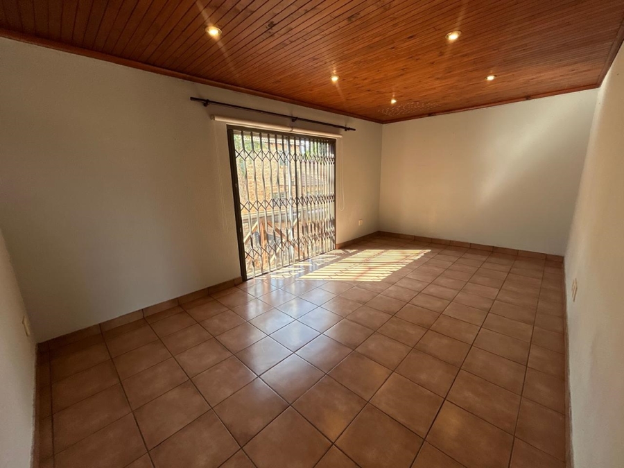 To Let 4 Bedroom Property for Rent in Sundowner Gauteng