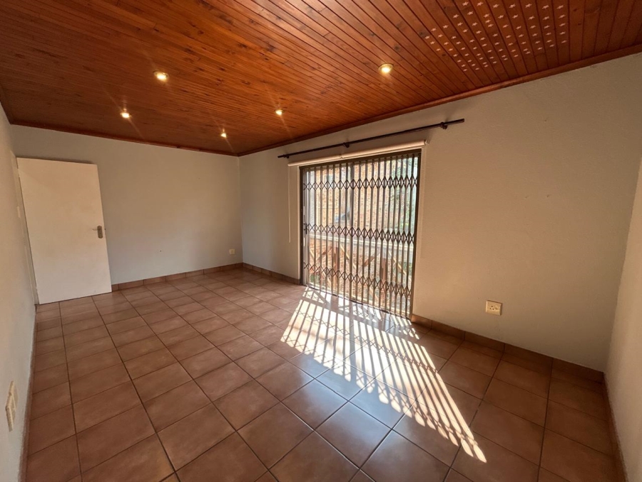To Let 4 Bedroom Property for Rent in Sundowner Gauteng