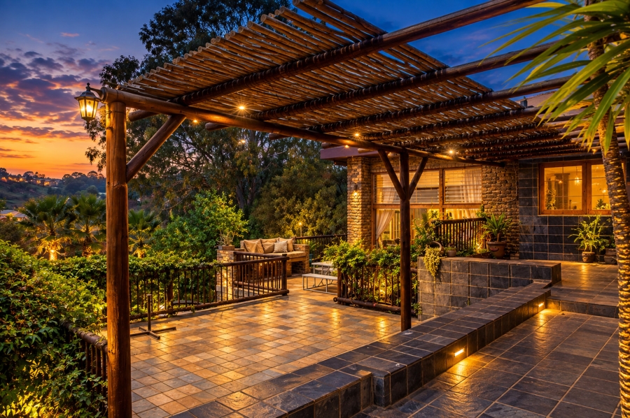 6 Bedroom Property for Sale in Helderkruin Gauteng
