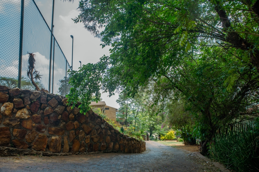 6 Bedroom Property for Sale in Helderkruin Gauteng