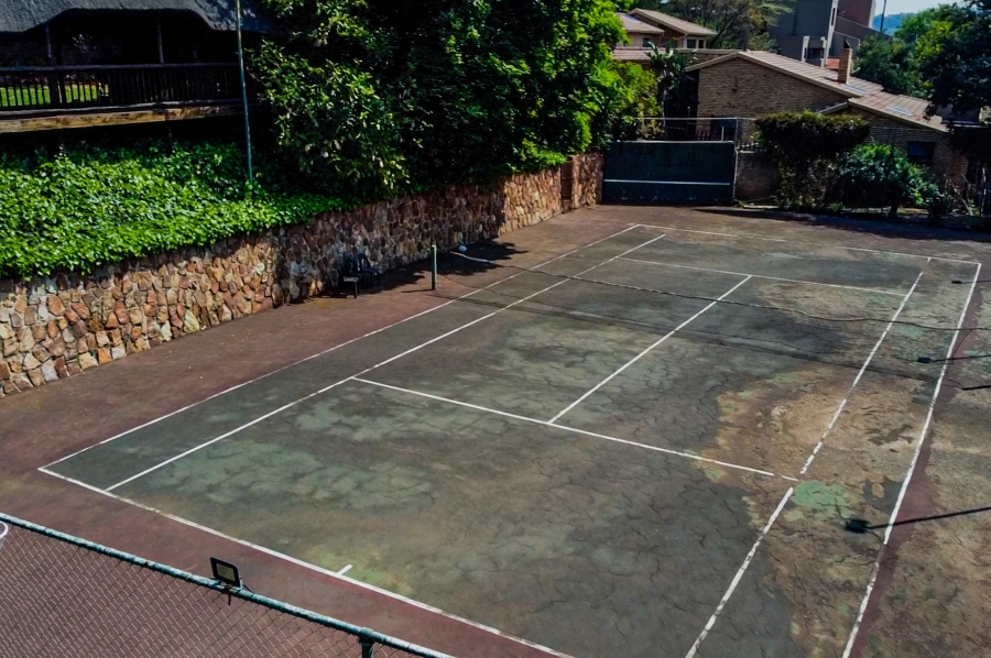 6 Bedroom Property for Sale in Helderkruin Gauteng