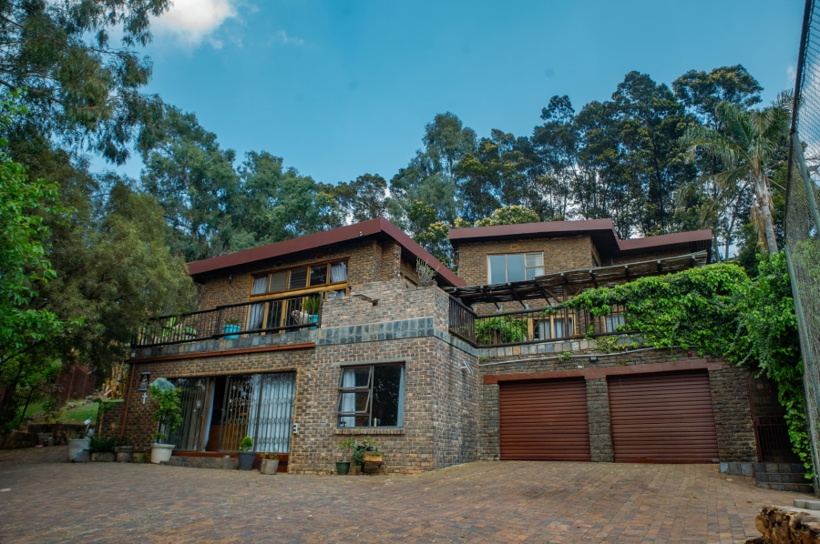 6 Bedroom Property for Sale in Helderkruin Gauteng