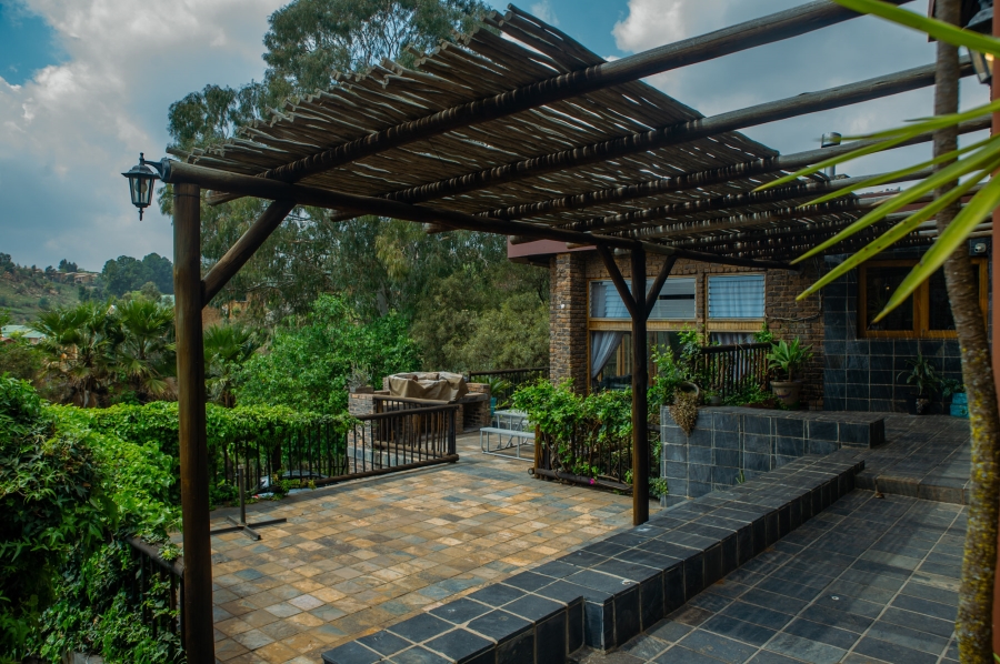 6 Bedroom Property for Sale in Helderkruin Gauteng