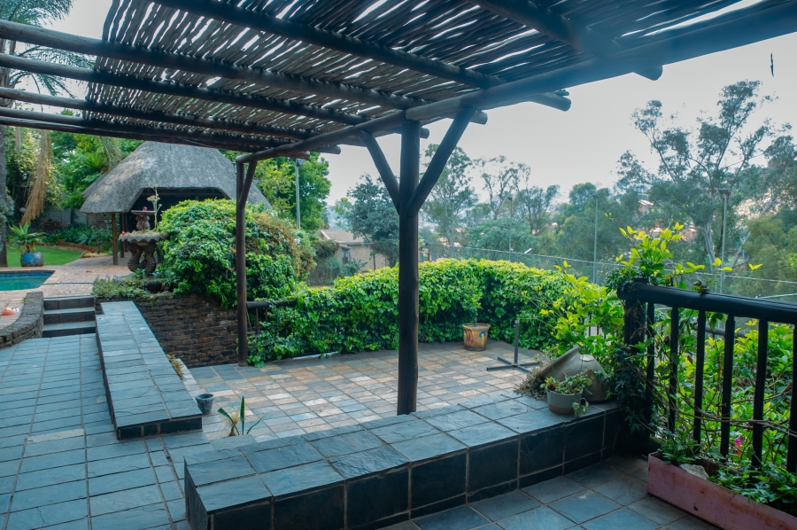 6 Bedroom Property for Sale in Helderkruin Gauteng