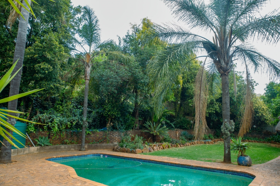 6 Bedroom Property for Sale in Helderkruin Gauteng