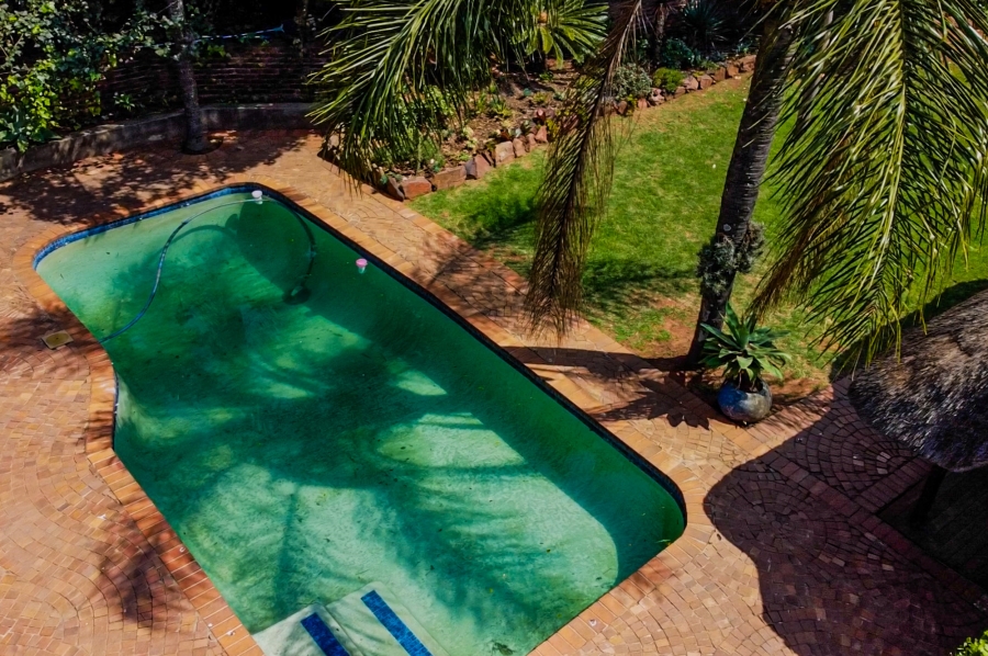 6 Bedroom Property for Sale in Helderkruin Gauteng