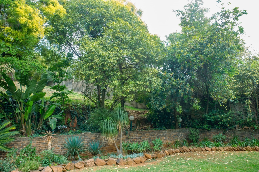 6 Bedroom Property for Sale in Helderkruin Gauteng