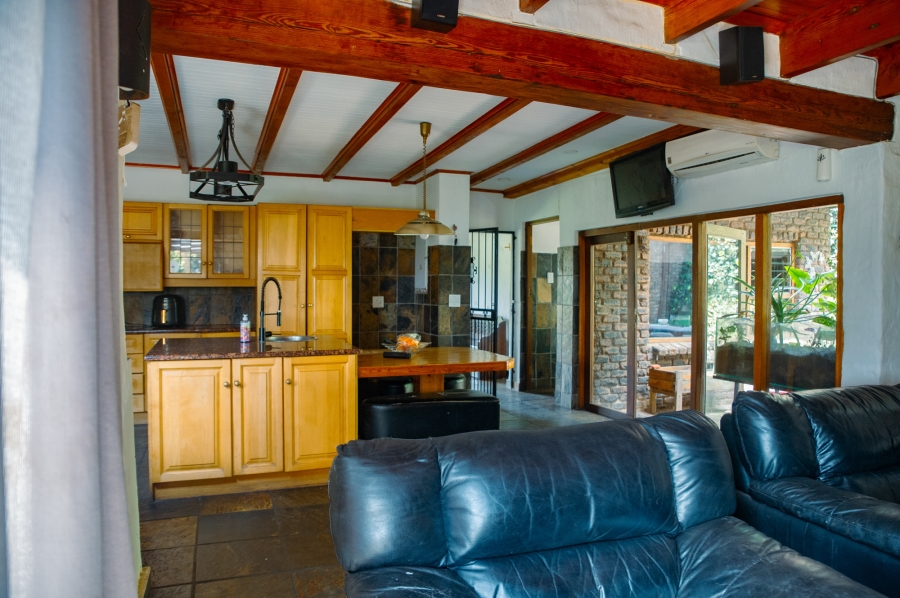 6 Bedroom Property for Sale in Helderkruin Gauteng