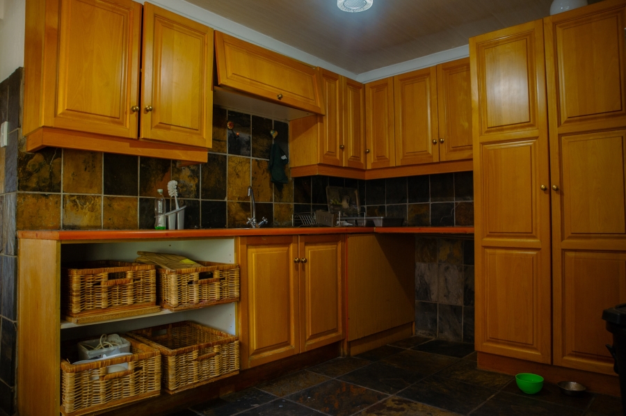 6 Bedroom Property for Sale in Helderkruin Gauteng