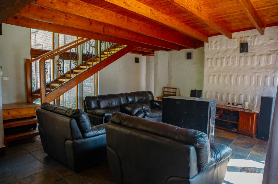 6 Bedroom Property for Sale in Helderkruin Gauteng