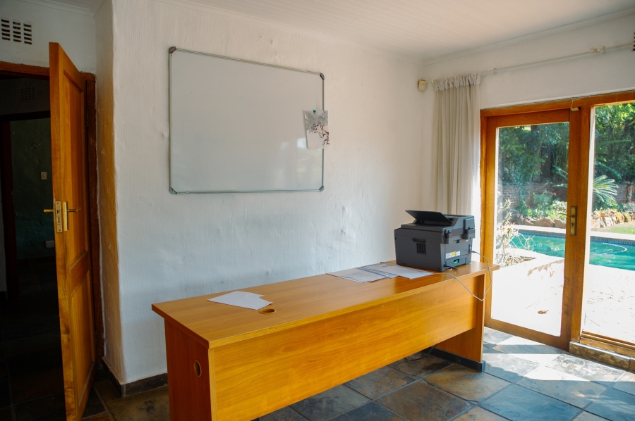 6 Bedroom Property for Sale in Helderkruin Gauteng