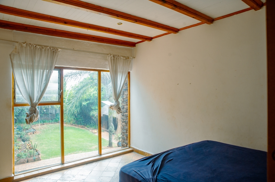 6 Bedroom Property for Sale in Helderkruin Gauteng