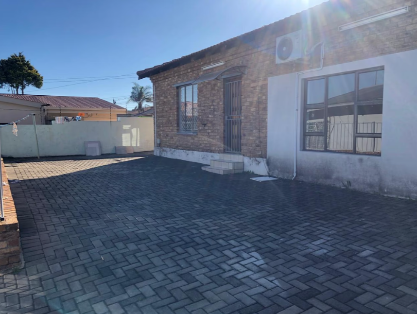 To Let 2 Bedroom Property for Rent in Laudium Gauteng