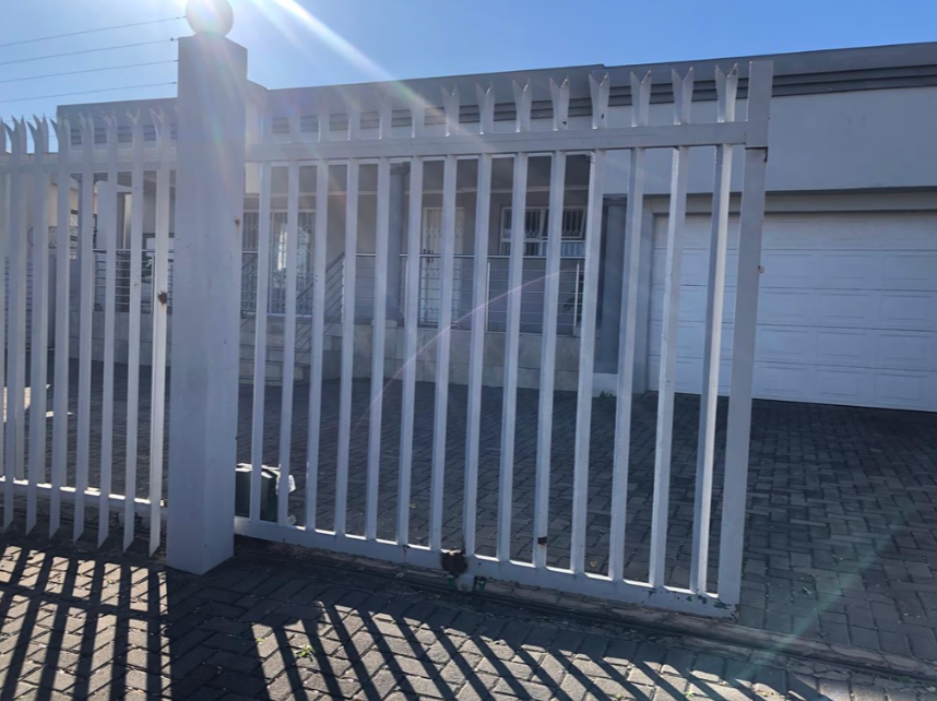 To Let 2 Bedroom Property for Rent in Laudium Gauteng