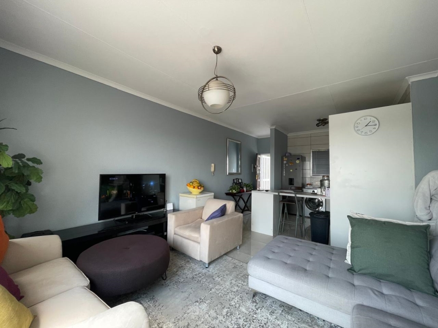 To Let 3 Bedroom Property for Rent in Sunnyrock Gauteng