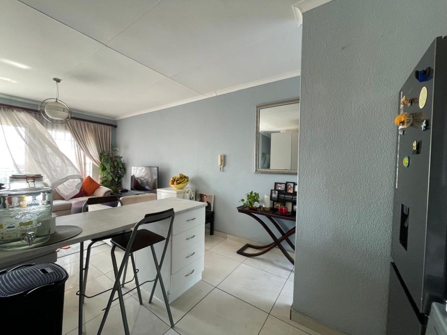 To Let 3 Bedroom Property for Rent in Sunnyrock Gauteng