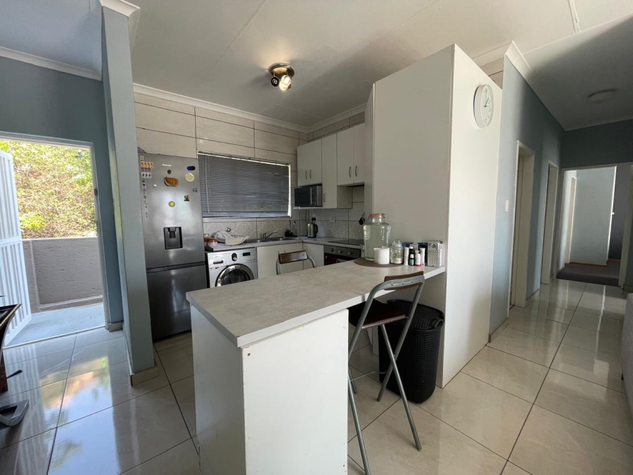 To Let 3 Bedroom Property for Rent in Sunnyrock Gauteng