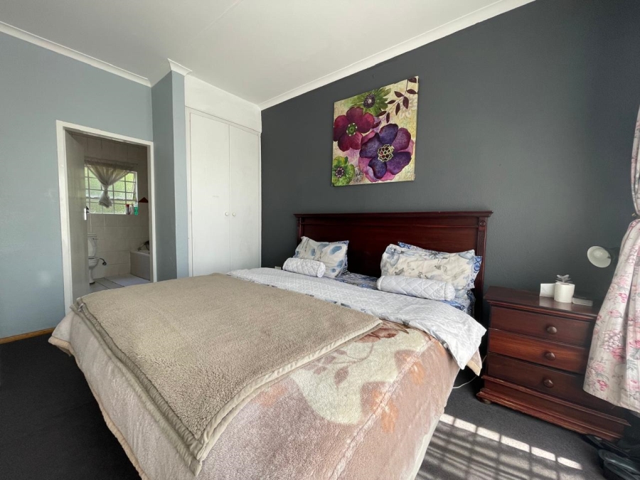 To Let 3 Bedroom Property for Rent in Sunnyrock Gauteng