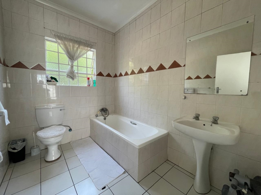 To Let 3 Bedroom Property for Rent in Sunnyrock Gauteng