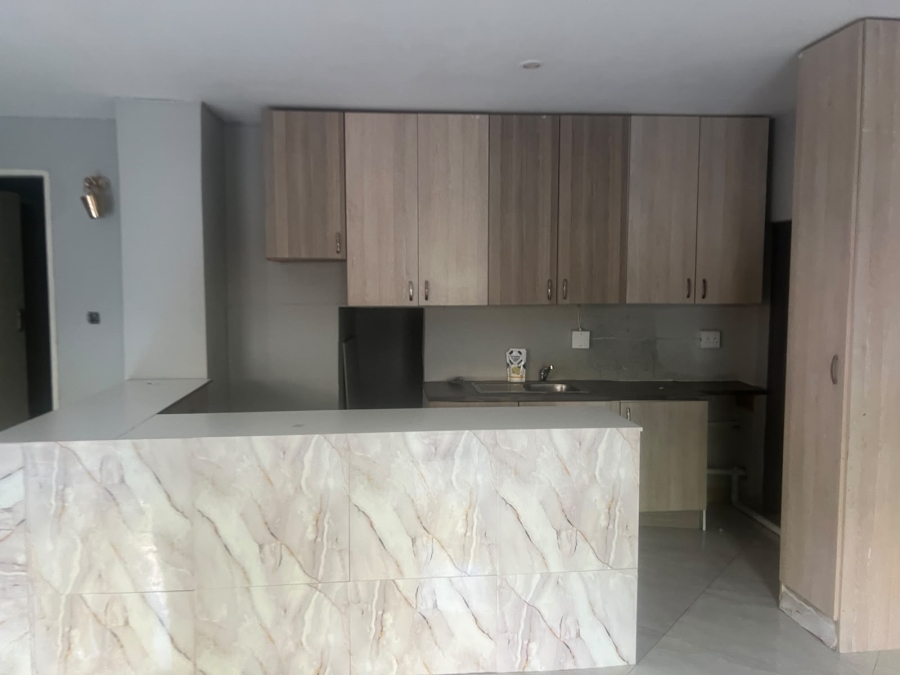 To Let 2 Bedroom Property for Rent in Lonehill Gauteng