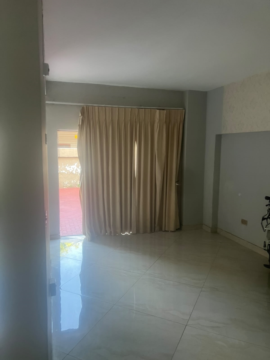 To Let 2 Bedroom Property for Rent in Lonehill Gauteng