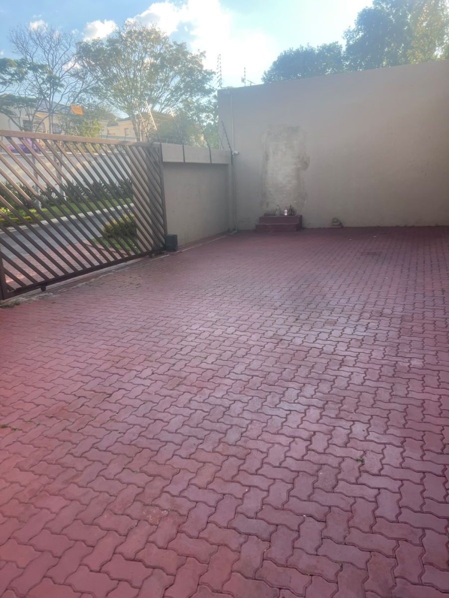 To Let 2 Bedroom Property for Rent in Lonehill Gauteng