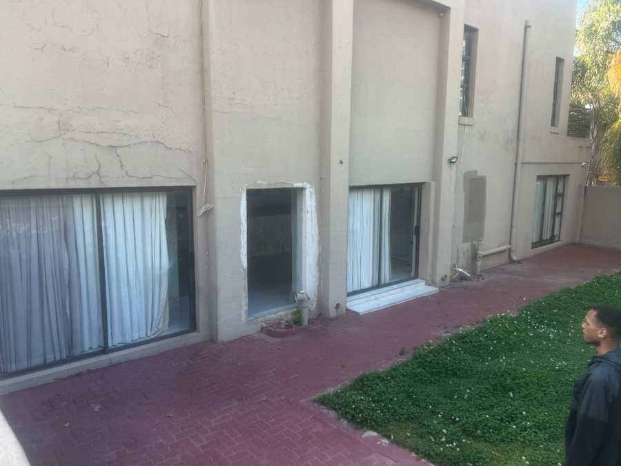 To Let 2 Bedroom Property for Rent in Lonehill Gauteng