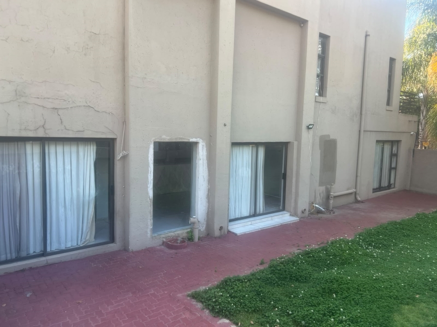 To Let 2 Bedroom Property for Rent in Lonehill Gauteng
