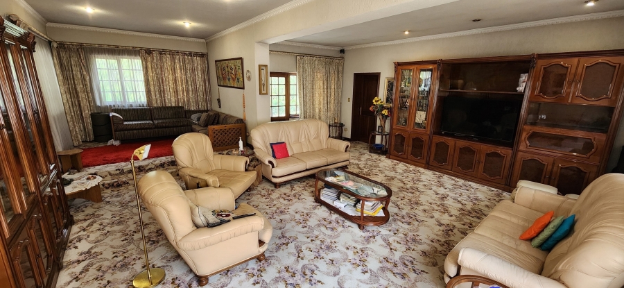 7 Bedroom Property for Sale in St Andrews Gauteng