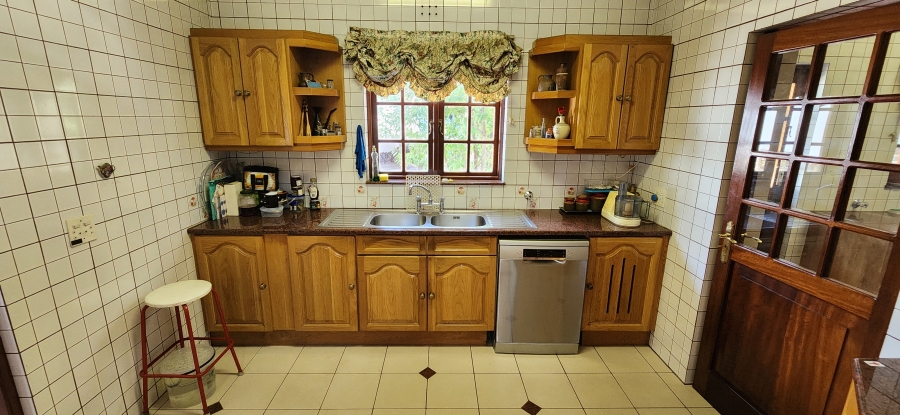 7 Bedroom Property for Sale in St Andrews Gauteng