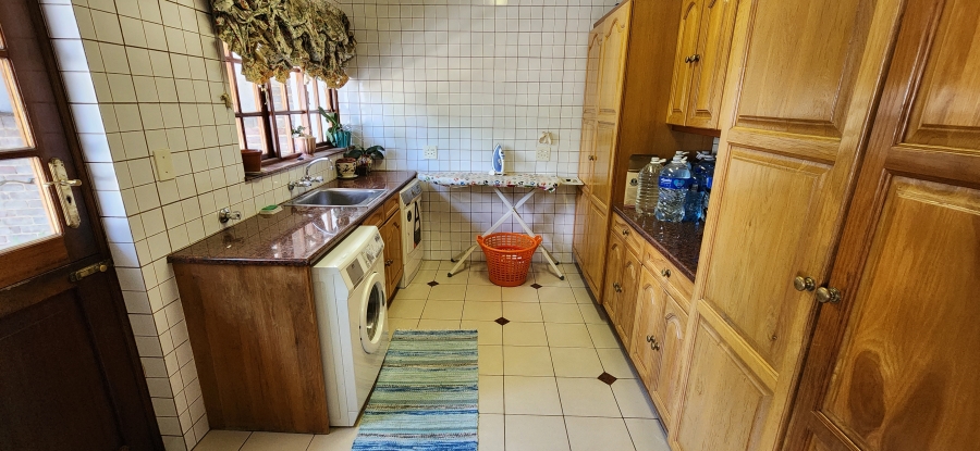 7 Bedroom Property for Sale in St Andrews Gauteng